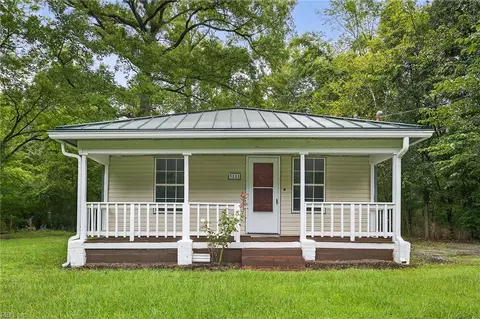 3881 Nansemond Pw Pkwy, Suffolk, VA 23435
