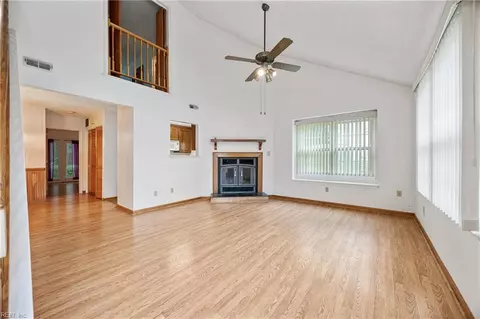110 Briarwood Pl, Yorktown, VA 23692