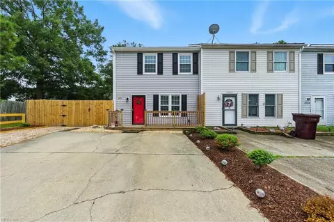 3231 Clover Rd E, Chesapeake, VA 23321