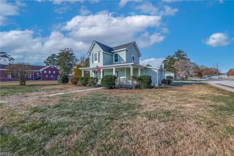 10 Church St, Windsor, VA 23487