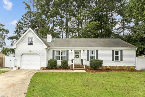 700 Hilda Pine Dr, Chesapeake, VA 23322