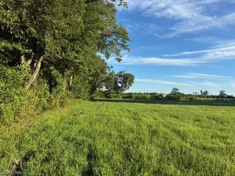 7496 Yellow Hammer Rd, Isle Of Wight County, VA 23898