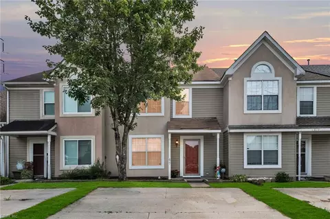 877 Old Clubhouse Rd, Virginia Beach, VA 23453