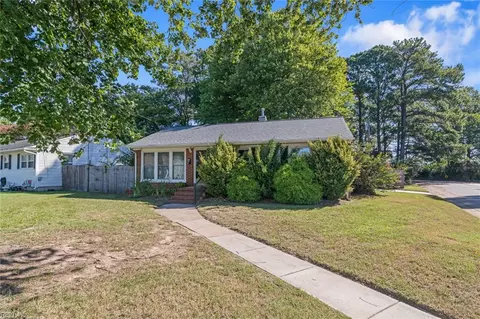 102 Lynnhaven Dr, Hampton, VA 23666