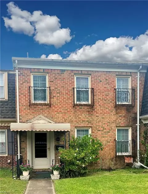 5202 Forestdale Dr, Portsmouth, VA 23703