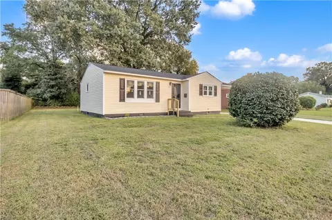 5105 Neal St, Chesapeake, VA 23320