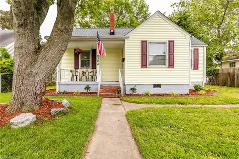 9304 Peachtree St, Norfolk, VA 23503