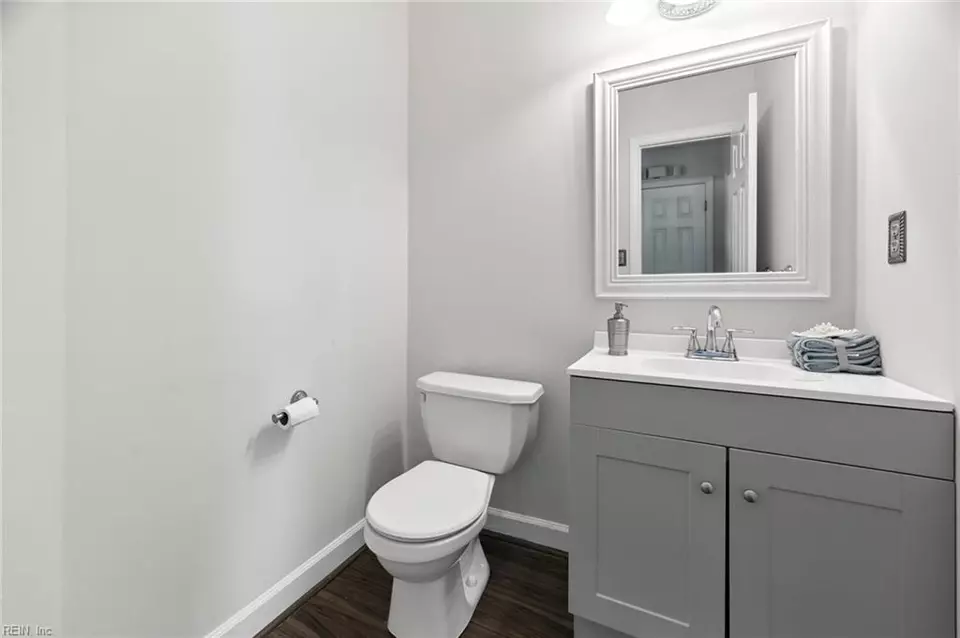 Bath - 275 Jonathans Way, Suffolk, VA 23434 photo 1 of 4