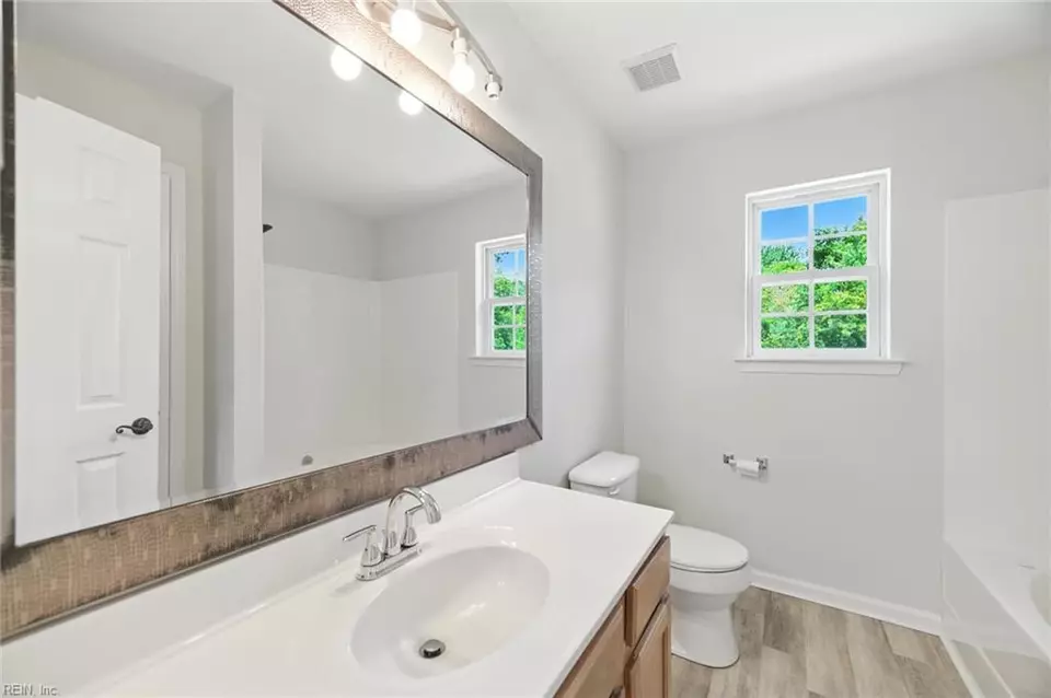 Bath - 275 Jonathans Way, Suffolk, VA 23434 photo 3 of 4