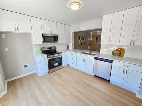 635 Biltmore Dr, Virginia Beach, VA 23454