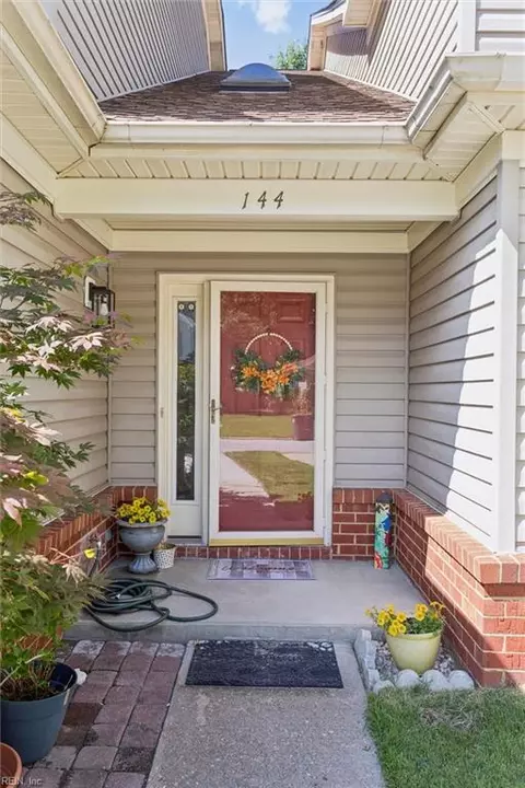 144 Rustling Oak Rdg, Yorktown, VA 23692