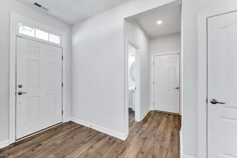 Entry Way - 32 E Berkley Dr, Hampton, VA 23663 photo 1 of 7