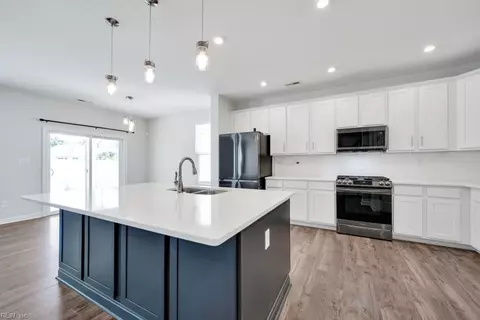 Kitchen - 32 E Berkley Dr, Hampton, VA 23663 photo 1 of 2
