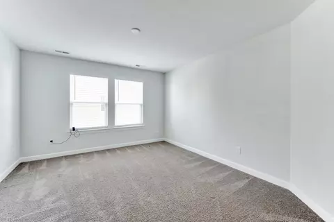 Bedroom - 32 E Berkley Dr, Hampton, VA 23663 photo 3 of 8