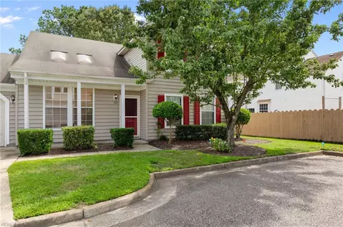 501 Tall Oak Ct, Chesapeake, VA 23320