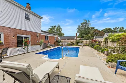 5316 Hamilton Ln, Virginia Beach, VA 23462