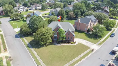 1543 Burrowin Dr, Chesapeake, VA 23321