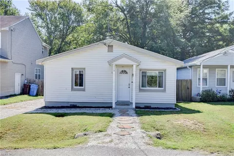 219 Douglas Ave, Chesapeake, VA 23323
