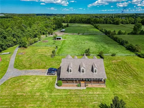 2428 Number Ten Ln, Chesapeake, VA 23323