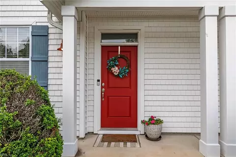 1318 Emsworth Dr, Chesapeake, VA 23320