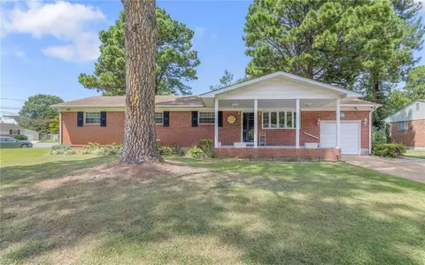 1205 Wingfield Ave, Chesapeake, VA 23325