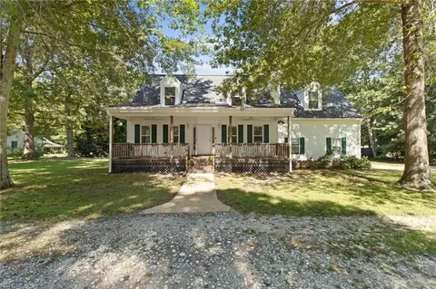 11642 Deep Point Ln, Gloucester, VA 23061