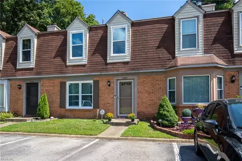 2404 Julie Ct, Virginia Beach, VA 23454