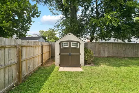 Exterior - 113 Boeing Ave, Hampton, VA 23669 photo 5 of 7