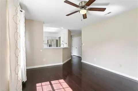 Living - 113 Boeing Ave, Hampton, VA 23669 photo 4 of 5