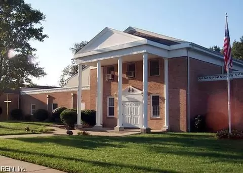 4700 Little John Dr, Norfolk, VA 23513