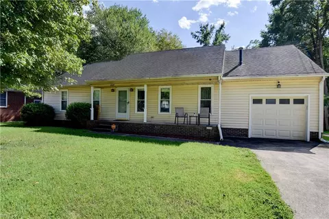 2329 Wintergreen Dr, Chesapeake, VA 23323