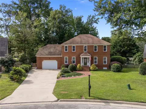 404 Wickwood Dr, Chesapeake, VA 23322