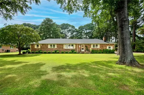 1449 Alanton Dr, Virginia Beach, VA 23454