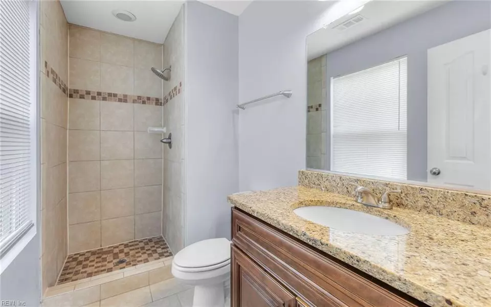 Bath - 202 Patrick St, Norfolk, VA 23523 photo 1 of 1