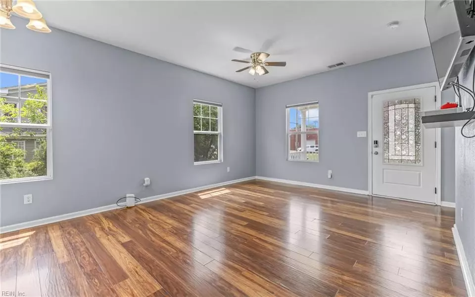 Living - 202 Patrick St, Norfolk, VA 23523 photo 5 of 13