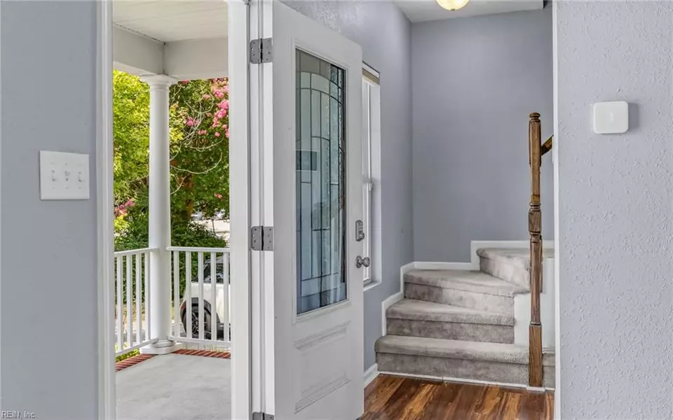 Entry Way - 202 Patrick St, Norfolk, VA 23523 photo 3 of 4
