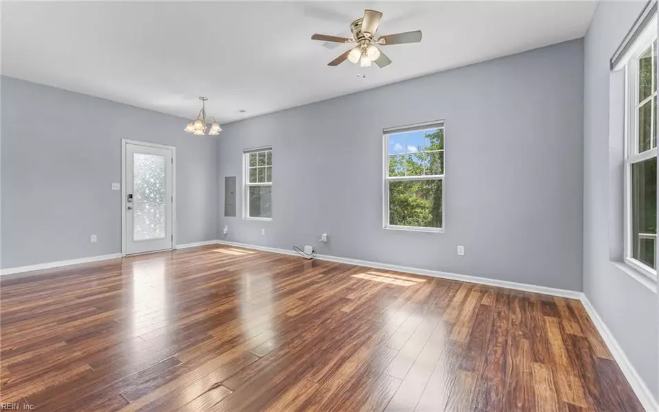 Living - 202 Patrick St, Norfolk, VA 23523 photo 13 of 13
