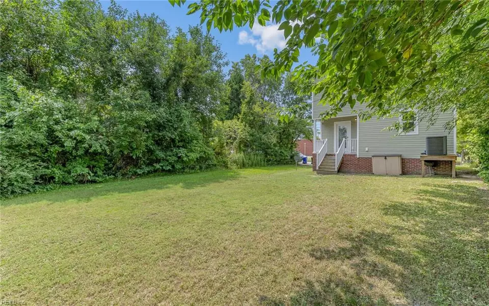 Exterior - 202 Patrick St, Norfolk, VA 23523 photo 7 of 8