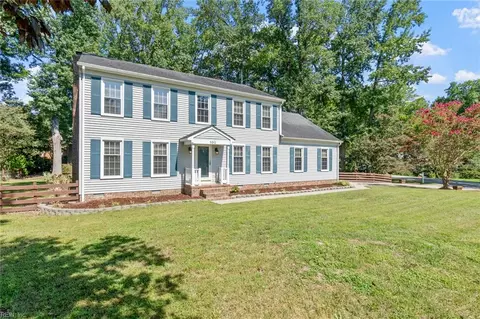 100 Chestnut Ct, Yorktown, VA 23692
