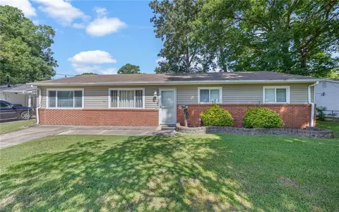 465 Lineberry Rd, Virginia Beach, VA 23452