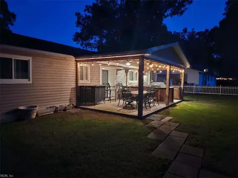 Exterior - 465 Lineberry Rd, Virginia Beach, VA 23452 photo 9 of 12