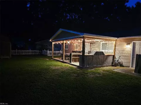 Exterior - 465 Lineberry Rd, Virginia Beach, VA 23452 photo 8 of 12