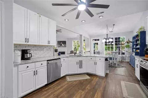 708 Andover Ct, Chesapeake, VA 23322 photo 11