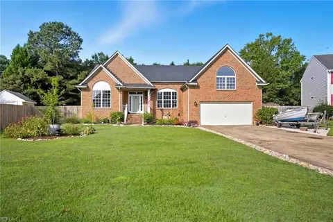 708 Andover Ct, Chesapeake, VA 23322 photo 2