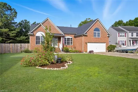 708 Andover Ct, Chesapeake, VA 23322