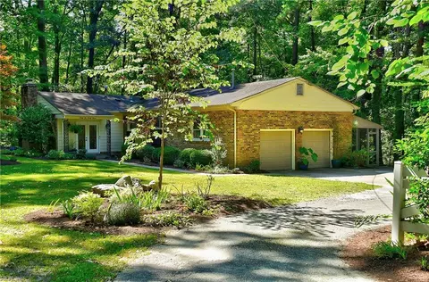 3297 Doncaster Rd, Virginia Beach, VA 23452