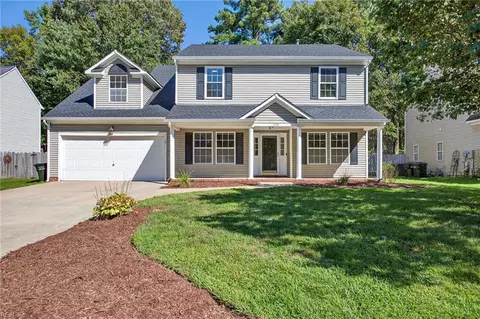 110 Robin Hood Dr, Yorktown, VA 23693