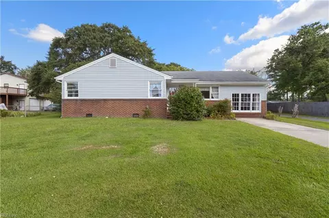 1116 Saint Julian Dr, Chesapeake, VA 23323