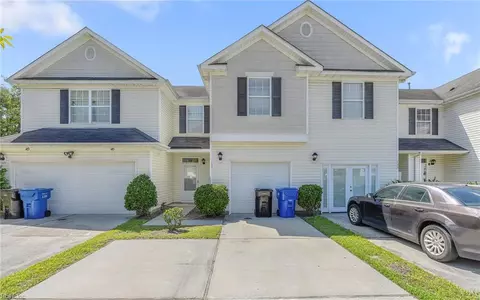 137 Pinter Ct, Virginia Beach, VA 23452