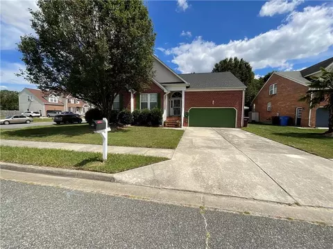 2001 Kelsey Bay Ct, Chesapeake, VA 23323